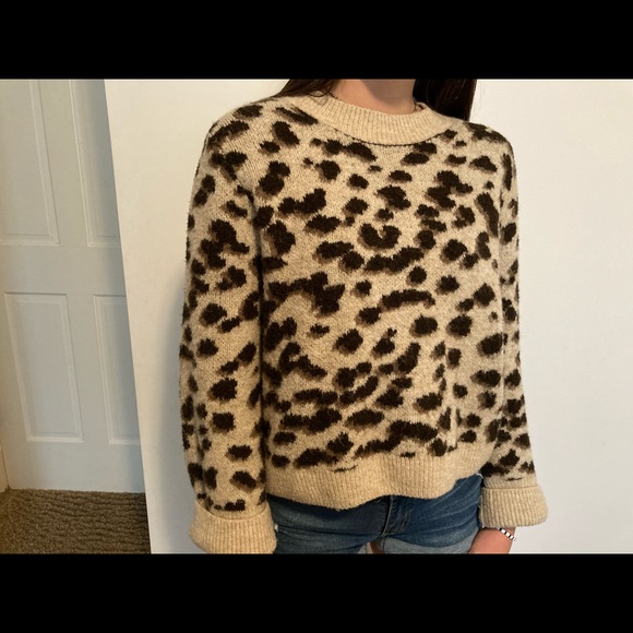 H&M cheetah sweater - Picture 2 of 3
